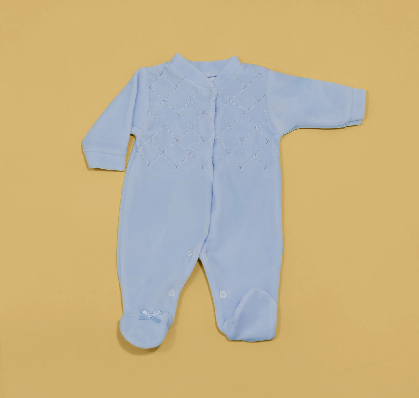 Pelele de niño con bordado de rombos azul
